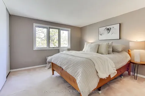 408 Handley Crescent Newmarket ON L3Y 4T4