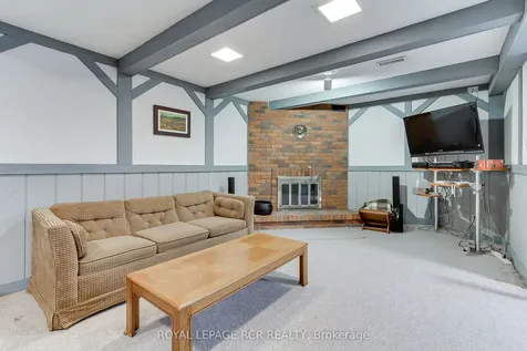 408 Handley Crescent Newmarket ON L3Y 4T4