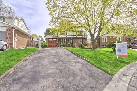 408 Handley Crescent Newmarket ON L3Y 4T4
