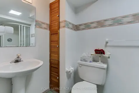 408 Handley Crescent Newmarket ON L3Y 4T4