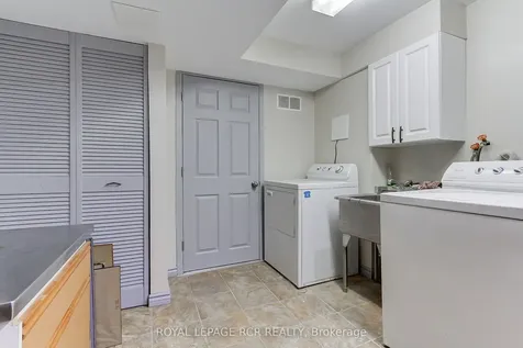 408 Handley Crescent Newmarket ON L3Y 4T4