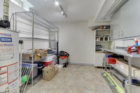 408 Handley Crescent Newmarket ON L3Y 4T4