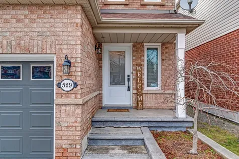 529 Pelletier Court Newmarket ON L3X 2N7