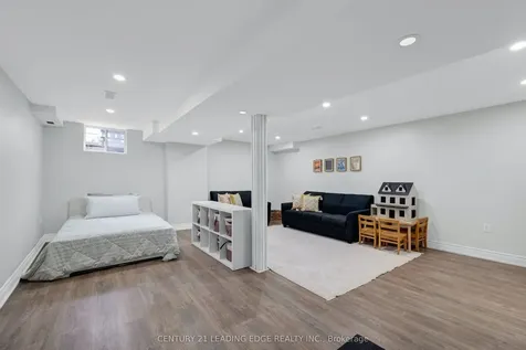 529 Pelletier Court Newmarket ON L3X 2N7