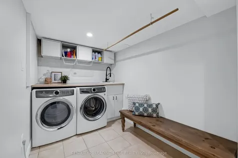 529 Pelletier Court Newmarket ON L3X 2N7