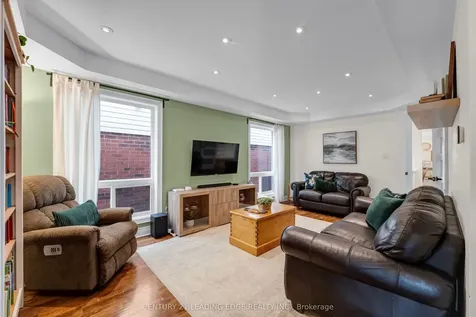 529 Pelletier Court Newmarket ON L3X 2N7
