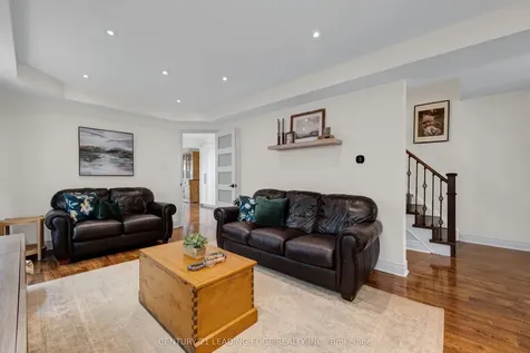 529 Pelletier Court Newmarket ON L3X 2N7