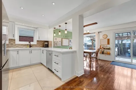 529 Pelletier Court Newmarket ON L3X 2N7