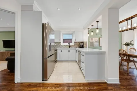 529 Pelletier Court Newmarket ON L3X 2N7