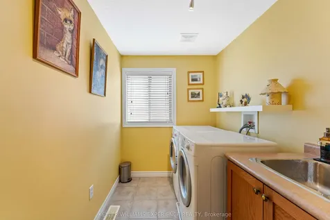 87 Armeda Clow Crescent Essa ON L3W 0H6