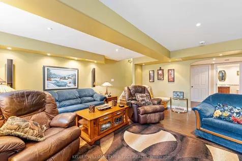 87 Armeda Clow Crescent Essa ON L3W 0H6