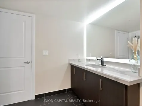 75 Norman Bethune Avenue E Richmond Hill ON L4B 0B6