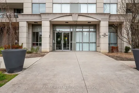 29 Northern Heights Drive Richmond Hill ON L4B 4L8