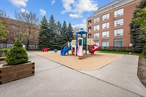 29 Northern Heights Drive Richmond Hill ON L4B 4L8
