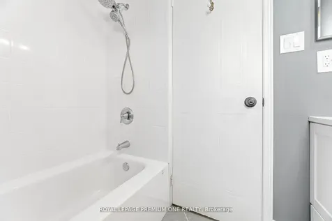 69 Mcknight Crescent New Tecumseth ON L0G 1W0