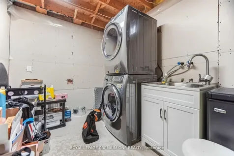 69 Mcknight Crescent New Tecumseth ON L0G 1W0