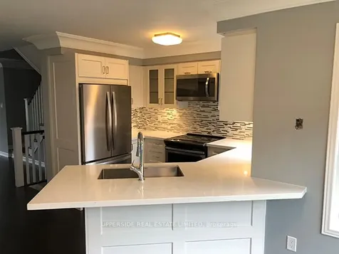 5 Holmwood Street Richmond Hill ON L4B 4K4