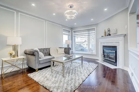 4 Casson Place Markham ON L3R 0G2