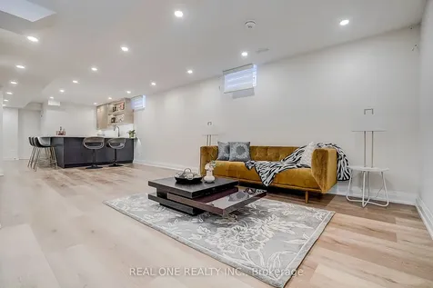 4 Casson Place Markham ON L3R 0G2