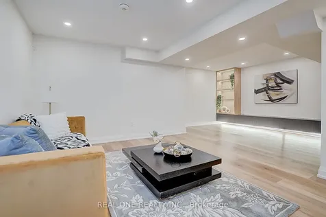 4 Casson Place Markham ON L3R 0G2