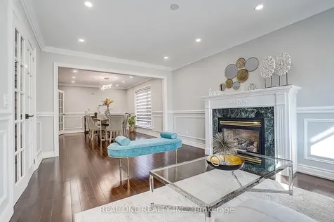 4 Casson Place Markham ON L3R 0G2