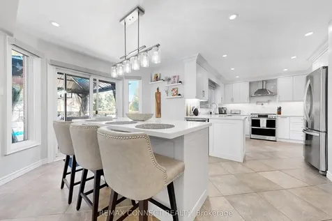 20 Goldsmith Crescent Newmarket ON L3X 1R4