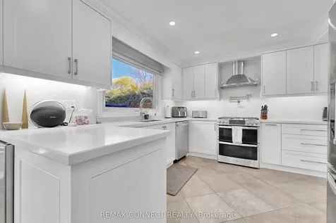 20 Goldsmith Crescent Newmarket ON L3X 1R4