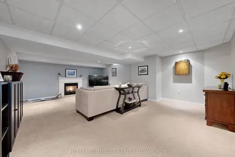 20 Goldsmith Crescent Newmarket ON L3X 1R4