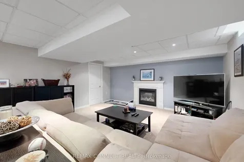 20 Goldsmith Crescent Newmarket ON L3X 1R4