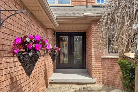 20 Goldsmith Crescent Newmarket ON L3X 1R4