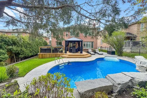 20 Goldsmith Crescent Newmarket ON L3X 1R4