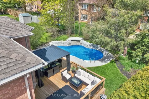 20 Goldsmith Crescent Newmarket ON L3X 1R4