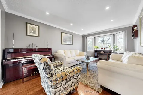 20 Goldsmith Crescent Newmarket ON L3X 1R4