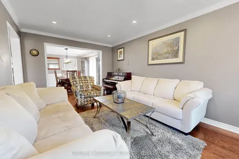 20 Goldsmith Crescent Newmarket ON L3X 1R4