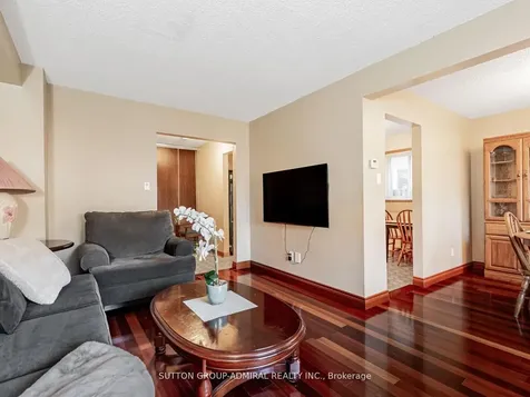 80 Bob O'link Avenue Vaughan ON L4K 1H2