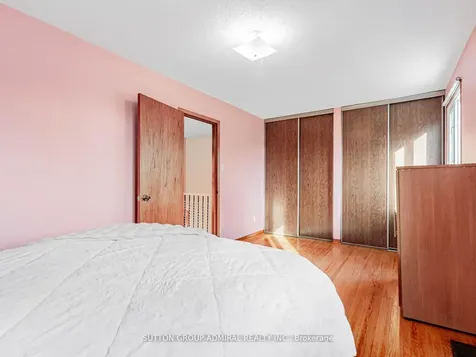 80 Bob O'link Avenue Vaughan ON L4K 1H2