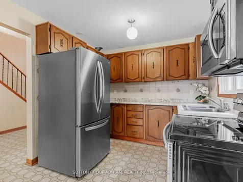 80 Bob O'link Avenue Vaughan ON L4K 1H2