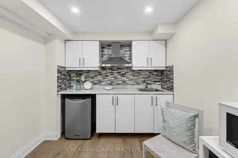 180 Blue Willow Drive Vaughan ON L4L 9C9