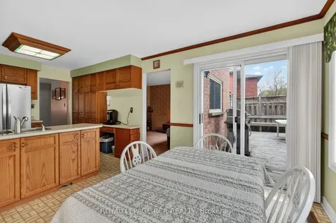443 Herridge Circle Newmarket ON L3Y 7H7