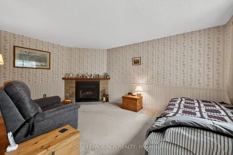 443 Herridge Circle Newmarket ON L3Y 7H7