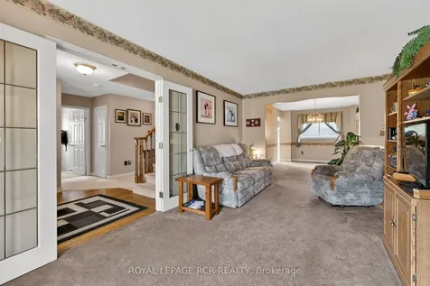 443 Herridge Circle Newmarket ON L3Y 7H7