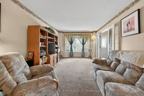 443 Herridge Circle Newmarket ON L3Y 7H7