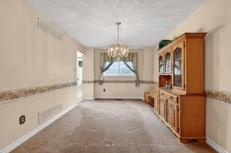 443 Herridge Circle Newmarket ON L3Y 7H7