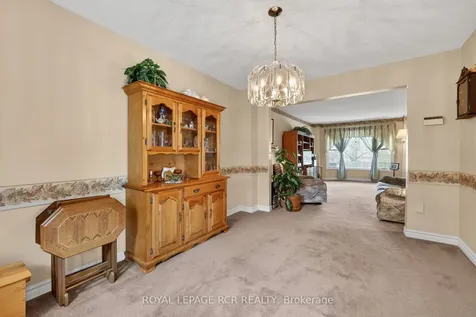 443 Herridge Circle Newmarket ON L3Y 7H7