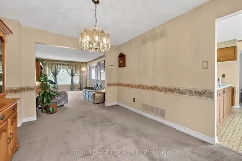 443 Herridge Circle Newmarket ON L3Y 7H7