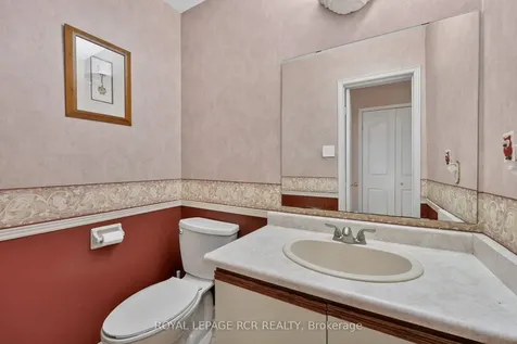 443 Herridge Circle Newmarket ON L3Y 7H7