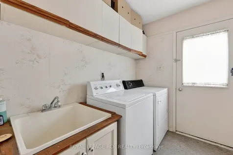 443 Herridge Circle Newmarket ON L3Y 7H7