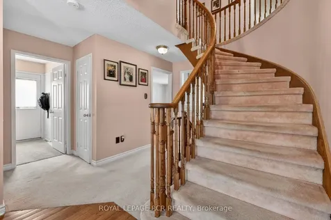 443 Herridge Circle Newmarket ON L3Y 7H7