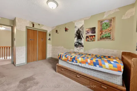 443 Herridge Circle Newmarket ON L3Y 7H7