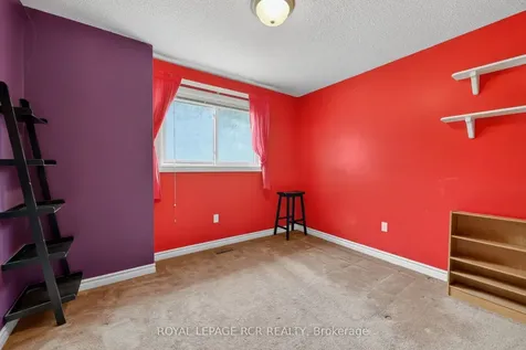 443 Herridge Circle Newmarket ON L3Y 7H7
